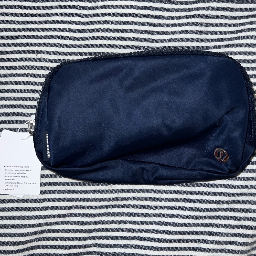 NWT Lululemon Navy Blue Everywhere Belt Bag EBB Fanny Pack